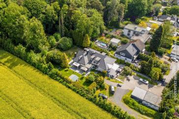 Wohntraum-Ensemble: Reedervilla & Gästehaus in Toplage mit privatem Waldzugang – Rosengarten – Vorschaubild 7
