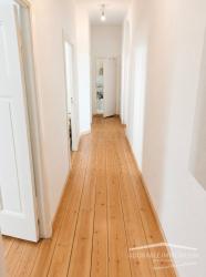 Perfekte Lage in Wilmersdorf: Sonniger Balkon, Aufzug und Altbau-Charme