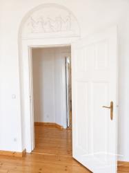 Perfekte Lage in Wilmersdorf: Sonniger Balkon, Aufzug und Altbau-Charme – Berlin – Vorschaubild 3