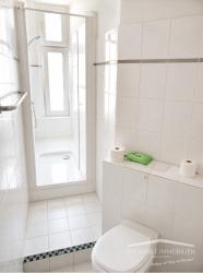 Perfekte Lage in Wilmersdorf: Sonniger Balkon, Aufzug und Altbau-Charme – Berlin – Vorschaubild 8