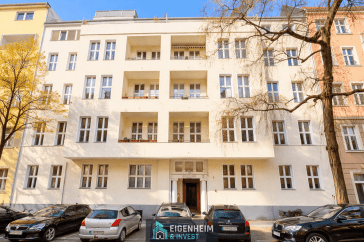 Bestlage in Berlin Charlottenburg! Sanierte Altbauwohnung mit Balkon