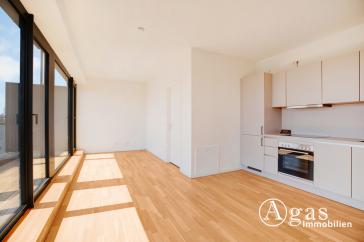 Lichtdurchflutete 2 Zimmer Wohnung mit ca. 67m², EBK und großem Balkon in Berlin-Mitte! – Bild 1 von 13