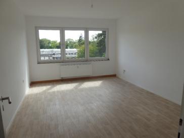 EXKLUSIV TEILSANIERT BALKON WANNENBAD SEPARATES WC KOMPLETT LAMINAT 2 PKW-STELLPLÄTZE 2. OG OBERBILK – 40227 Düsseldorf – Vorschaubild 4