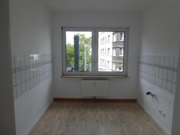 EXKLUSIV TEILSANIERT BALKON WANNENBAD SEPARATES WC KOMPLETT LAMINAT 2 PKW-STELLPLÄTZE 2. OG OBERBILK – 40227 Düsseldorf – Vorschaubild 5
