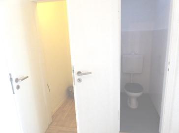 EXKLUSIV TEILSANIERT BALKON WANNENBAD SEPARATES WC KOMPLETT LAMINAT 2 PKW-STELLPLÄTZE 2. OG OBERBILK – 40227 Düsseldorf – Vorschaubild 10