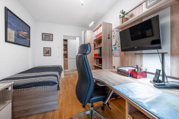 Property thumbnail 11