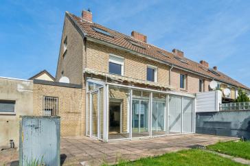 Reihenendhaus mit großem Grundstück, Pool und wohnmobilgeeigneter Doppelgarage – Rheine – Vorschaubild 3