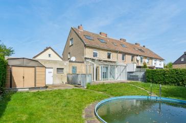 Reihenendhaus mit großem Grundstück, Pool und wohnmobilgeeigneter Doppelgarage – Rheine – Vorschaubild 4