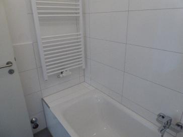 EXKLUSIV NACH TOTALSANIERUNG MIT BALKON NEUES WANNENBAD SEP. WC KOMPL. VINYL HOCHPARTERRE OBERBILK – 40227 Düsseldorf – Vorschaubild 6