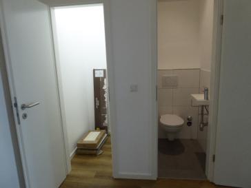EXKLUSIV NACH TOTALSANIERUNG MIT BALKON NEUES WANNENBAD SEP. WC KOMPL. VINYL HOCHPARTERRE OBERBILK – 40227 Düsseldorf – Vorschaubild 7