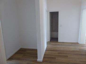 EXKLUSIV NACH TOTALSANIERUNG MIT BALKON NEUES WANNENBAD SEP. WC KOMPL. VINYL HOCHPARTERRE OBERBILK – 40227 Düsseldorf – Vorschaubild 9