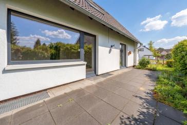 Viel Platz, viele Möglichkeiten - Gepflegtes Zweifamilienhaus mit großem Garten & Garage – Ammersbek – Vorschaubild 4