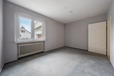 Viel Platz, viele Möglichkeiten - Gepflegtes Zweifamilienhaus mit großem Garten & Garage – Ammersbek – Vorschaubild 5