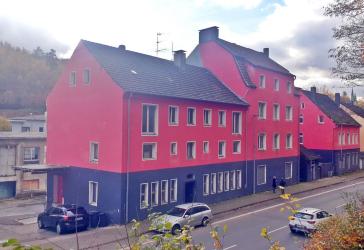 3 Mehrfamilienhäuser mit Lagerhallen und Garagen in Lüdenscheid