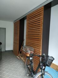 Ein Unikat in Berlin-in der Bauart und in seiner Innen-Architektur! Hochwertig durchdacht, große 4 Zimmer-Loft-Wohnung am Wasser-Ufer, überdachte große Terrasse zur grünen Innenhofanlage, Carlift-eigener Stellplatz direkt neben der Wohnung, viele Features – 10999 Berlin – Vorschaubild 11