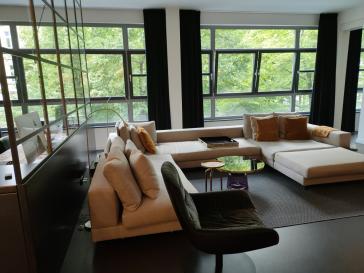 Ein Unikat in Berlin-in der Bauart und in seiner Innen-Architektur! Hochwertig durchdacht, große 4 Zimmer-Loft-Wohnung am Wasser-Ufer, überdachte große Terrasse zur grünen Innenhofanlage, Carlift-eigener Stellplatz direkt neben der Wohnung, viele Features – 10999 Berlin – Vorschaubild 17