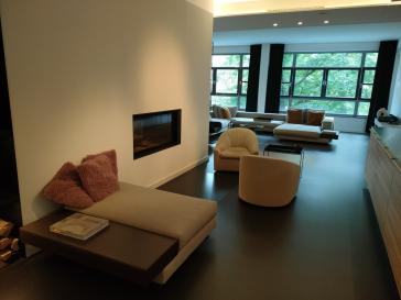 Ein Unikat in Berlin-in der Bauart und in seiner Innen-Architektur! Hochwertig durchdacht, große 4 Zimmer-Loft-Wohnung am Wasser-Ufer, überdachte große Terrasse zur grünen Innenhofanlage, Carlift-eigener Stellplatz direkt neben der Wohnung, viele Features – 10999 Berlin – Vorschaubild 21