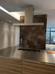 Ein Unikat in Berlin-in der Bauart und in seiner Innen-Architektur! Hochwertig durchdacht, große 4 Zimmer-Loft-Wohnung am Wasser-Ufer, überdachte große Terrasse zur grünen Innenhofanlage, Carlift-eigener Stellplatz direkt neben der Wohnung, viele Features – 10999 Berlin – Vorschaubild 24
