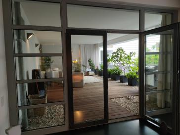 Ein Unikat in Berlin-in der Bauart und in seiner Innen-Architektur! Hochwertig durchdacht, große 4 Zimmer-Loft-Wohnung am Wasser-Ufer, überdachte große Terrasse zur grünen Innenhofanlage, Carlift-eigener Stellplatz direkt neben der Wohnung, viele Features – 10999 Berlin – Vorschaubild 54