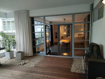 Ein Unikat in Berlin-in der Bauart und in seiner Innen-Architektur! Hochwertig durchdacht, große 4 Zimmer-Loft-Wohnung am Wasser-Ufer, überdachte große Terrasse zur grünen Innenhofanlage, Carlift-eigener Stellplatz direkt neben der Wohnung, viele Features – 10999 Berlin – Vorschaubild 59