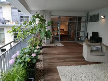 Ein Unikat in Berlin-in der Bauart und in seiner Innen-Architektur! Hochwertig durchdacht, große 4 Zimmer-Loft-Wohnung am Wasser-Ufer, überdachte große Terrasse zur grünen Innenhofanlage, Carlift-eigener Stellplatz direkt neben der Wohnung, viele Features – 10999 Berlin – Vorschaubild 63