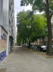 Ein Unikat in Berlin-in der Bauart und in seiner Innen-Architektur! Hochwertig durchdacht, große 4 Zimmer-Loft-Wohnung am Wasser-Ufer, überdachte große Terrasse zur grünen Innenhofanlage, Carlift-eigener Stellplatz direkt neben der Wohnung, viele Features – 10999 Berlin – Vorschaubild 70