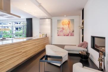 Ein Unikat in Berlin-in der Bauart und in seiner Innen-Architektur! Hochwertig durchdacht, große 4 Zimmer-Loft-Wohnung am Wasser-Ufer, überdachte große Terrasse zur grünen Innenhofanlage, Carlift-eigener Stellplatz direkt neben der Wohnung, viele Features – 10999 Berlin – Vorschaubild 8