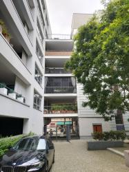 Ein Unikat in Berlin-in der Bauart und in seiner Innen-Architektur! Hochwertig durchdacht, große 4 Zimmer-Loft-Wohnung am Wasser-Ufer, überdachte große Terrasse zur grünen Innenhofanlage, Carlift-eigener Stellplatz direkt neben der Wohnung, viele Features – 10999 Berlin – Vorschaubild 74