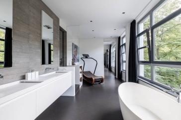 Ein Unikat in Berlin-in der Bauart und in seiner Innen-Architektur! Hochwertig durchdacht, große 4 Zimmer-Loft-Wohnung am Wasser-Ufer, überdachte große Terrasse zur grünen Innenhofanlage, Carlift-eigener Stellplatz direkt neben der Wohnung, viele Features – 10999 Berlin – Vorschaubild 10