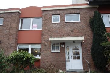 EINFAMILIEN-REIHENMITTELHAUS PARKETT 4 ZIMMER MOD. BÄDER+G-WC GARTEN TERRASSE GARAGE IN HASSELS