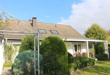 Besichtigung Freitag 16.10.2026 ab 15 :30 Uhr--Schönes repräsentatives Einfamilienhaus im Staatsbad Salzuflen