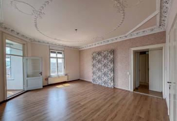Großzügige Wohnung 185 qm mit 5 Zimmern