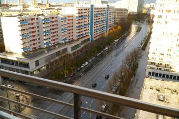 4-Zimmer-Wohnung, 2 Loggien mit weitem Ausblick, beste Infrastruktur, derzeit vermietet, Eigenbedarf möglich, oder Bezugsfrei in Absprache – Berlin – Vorschaubild 3