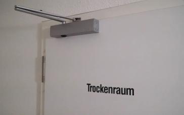 4-Zimmer-Wohnung, 2 Loggien mit weitem Ausblick, beste Infrastruktur, derzeit vermietet, Eigenbedarf möglich, oder Bezugsfrei in Absprache – Berlin – Vorschaubild 29
