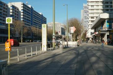 4-Zimmer-Wohnung, 2 Loggien mit weitem Ausblick, beste Infrastruktur, derzeit vermietet, Eigenbedarf möglich, oder Bezugsfrei in Absprache – Berlin – Vorschaubild 33