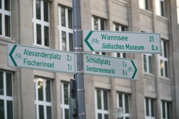 4-Zimmer-Wohnung, 2 Loggien mit weitem Ausblick, beste Infrastruktur, derzeit vermietet, Eigenbedarf möglich, oder Bezugsfrei in Absprache – Berlin – Vorschaubild 38