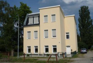 gut vermietetes Mehrfamilienhaus mit drei Wohnungen, Gartengrundstück, Parkplätze, gute Kapitalrendite
