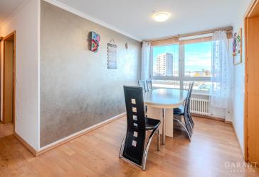 Großzügige 3 1/2 Zimmer-Wohnung mit hellem Balkon in Haar