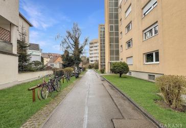 Attraktive 4 Zimmer-Wohnung mit Loggia & privatem Schwimmbereich über den Dächern von Landshut