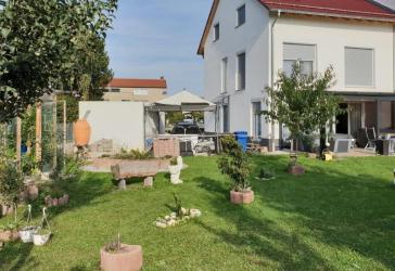 Provisionsfreie große Doppelhaushälfte in Mering St. Afra mit Anbau-Potenzial und sonnigem Garten