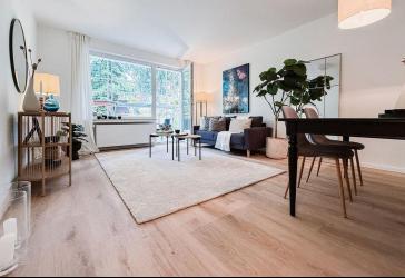 Erstbezug nach Sanierung: 3 Zimmer mit Balkon & Garage – provisionsfrei