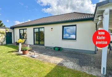 HORN IMMOBILIEN ++ RESERVIERT! Einfamilienhaus im Bungalowstil in Chemnitz bei Neubrandenburg