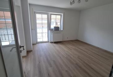 Erstbezug nach Sanierung 2 Zimmer Wohnung PAF 2 Minuten ins Zentrum