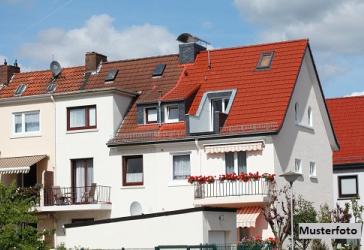 Freistehendes 2-Familienhaus + provisionsfrei +