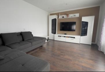 EEK A, helles 4,5 Zi. Einfamilienhaus, großem Garten plus 130 m² Gewerbefläche mit flexibler Nutzung