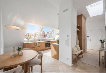 Einzigartige Dachgeschosswohnung mit herrlicher Süd-Dachterrasse zum ruhigen und grünen Innenhof
