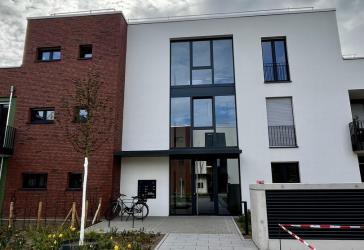 Neubau-Erstbezug: 4 Zimmer mit 180 m² Privatgarten