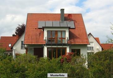 Wochenendhäuschen mit überdachter Terrasse