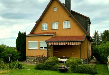 Architektenhaus in Holzbauweise mit Charakter, großes Grundstück in beliebter Wohnlage von Schmölln