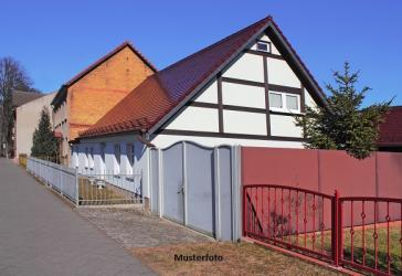 Hofanlage - Wohnhaus mit Wirtschaftsteil